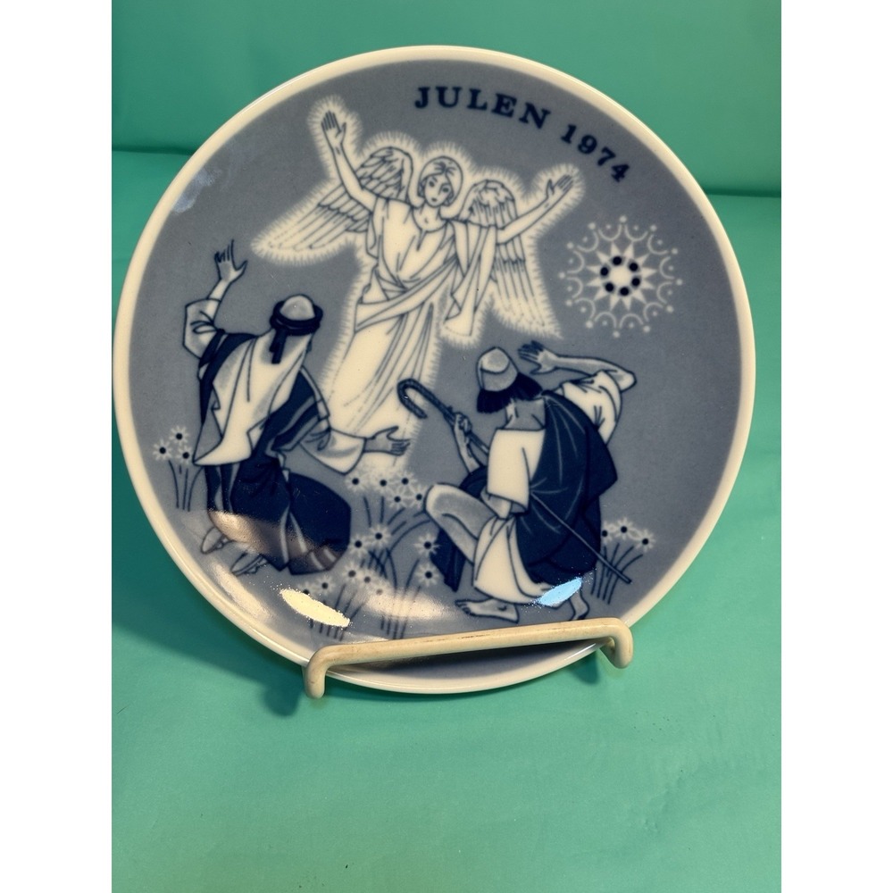 Julen 1974 Norwegian Christmas Plate – Norway Limited Edition
